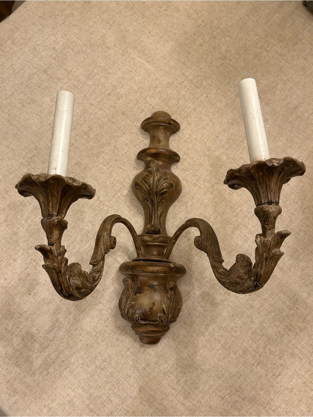 Vintage Italian wood sconce 🇮🇹 with scrolled arms